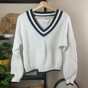 ABERCROMBIE AND FITCH ribbed knit. Drop shoulder cricket sweater. Size S.